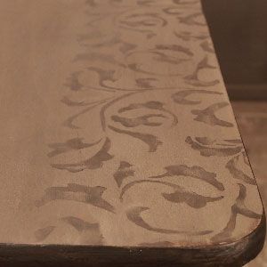mob053-tavolo-in-legno-bordi-decorati00