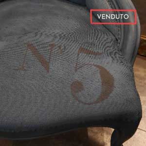 mob039-poltroncina-numero-5-in-velluto-00venduto