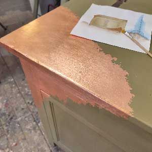 mob136-madia-dipinta-colori-al-gesso-e-foglia-oro00